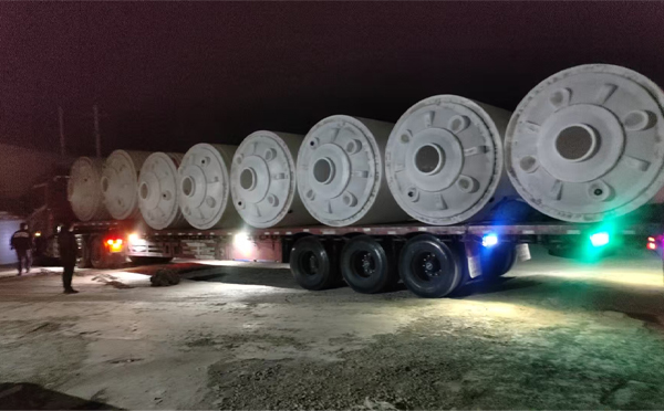 阿克塞锥底桶交付现场