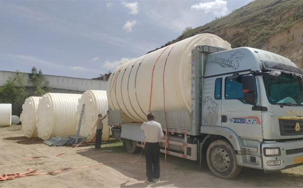 阿克塞立式运输桶装车中