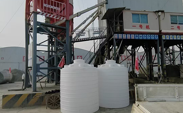 阿克塞立式运输桶交付案例｜全新PE材质 · 多行业适配 · 批量稳定供应